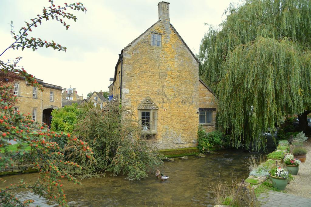 Coombe Cottage Sutton Green Dış mekan fotoğraf